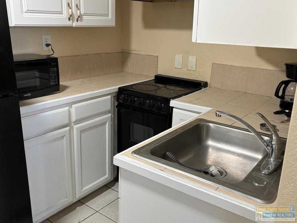 310 W Houston St - Photo 7 of 14