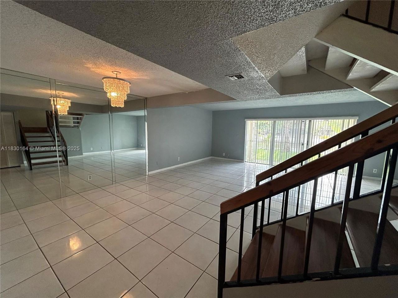 1733 Nw 56th Ave #13 - Photo 3 of 8