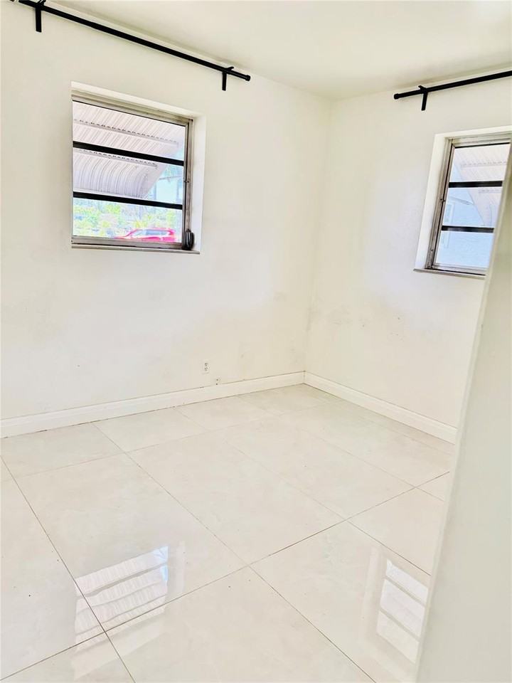 1521 Nw 62nd Ter - Photo 3 of 8