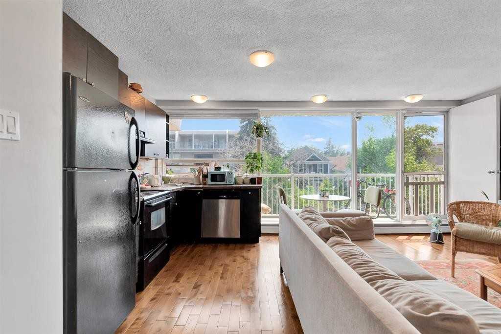 1612 Sunalta - Photo 3 of 17