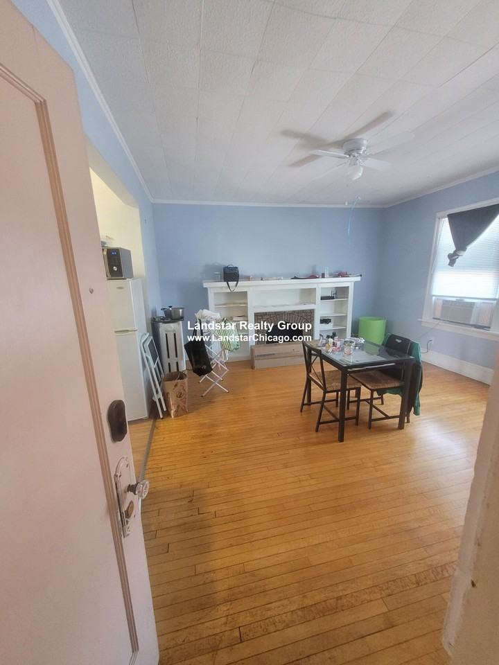 1233 Chicago Ave #12