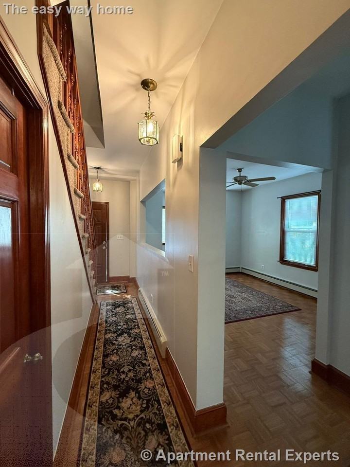 25 Putnam St - Photo 4 of 23