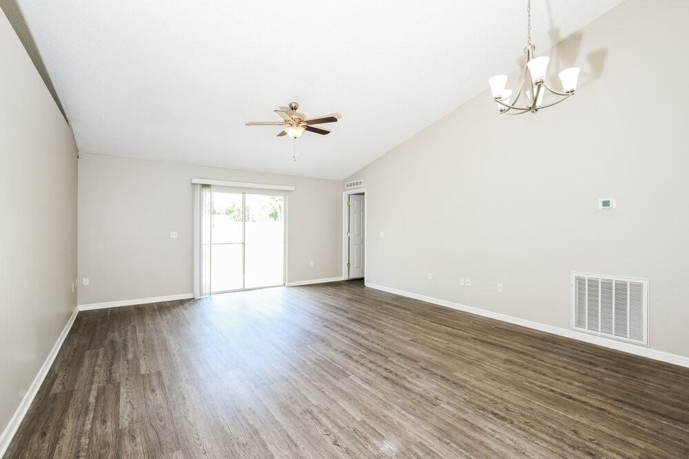 1037 Galvin Ave Sw - Photo 4 of 16
