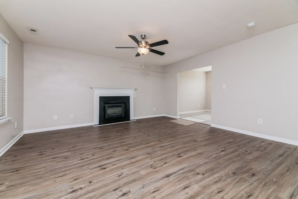 248 N Weststone Blvd - Photo 4 of 17