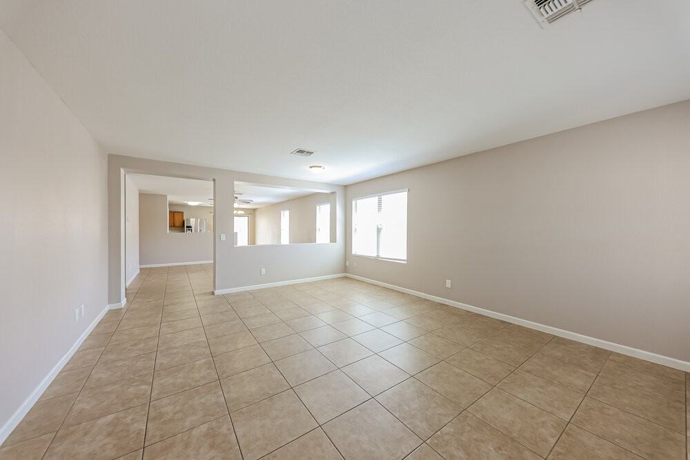 3026 W Lucia Dr - Photo 3 of 16