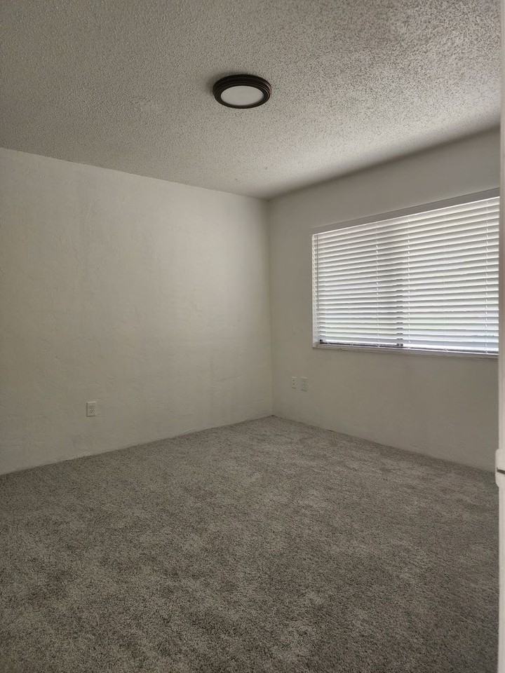 1830 S Clyde Morris Blvd - Photo 4 of 13