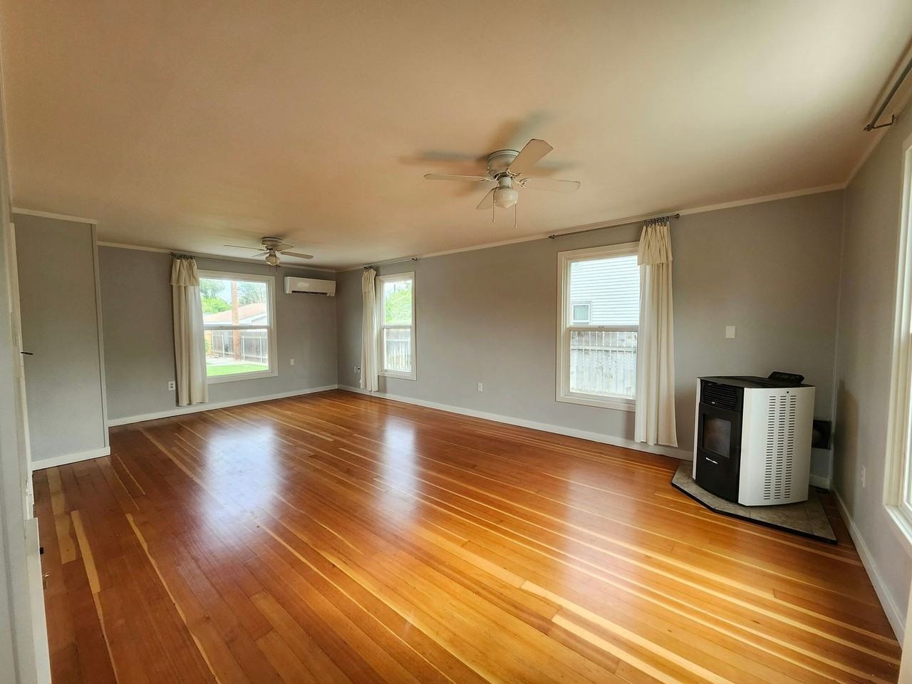 1014 Perkins Ave - Photo 6 of 19