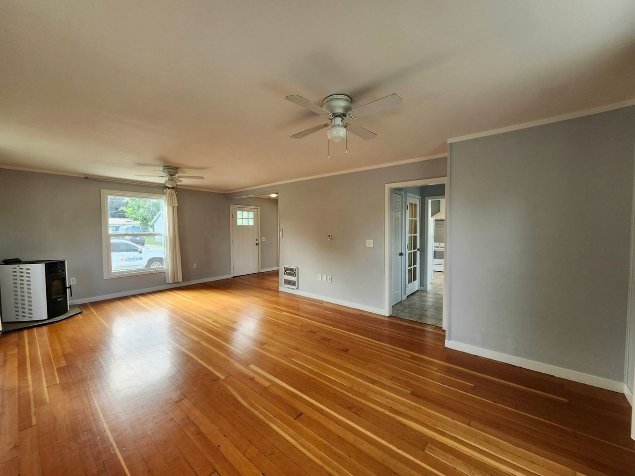 1014 Perkins Ave - Photo 7 of 19