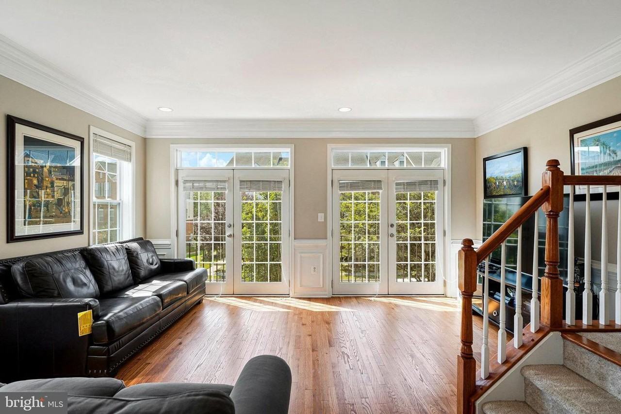 23073 Weybridge Sq - Photo 6 of 26