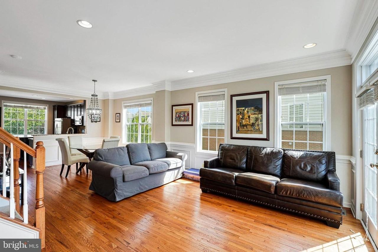23073 Weybridge Sq - Photo 7 of 26