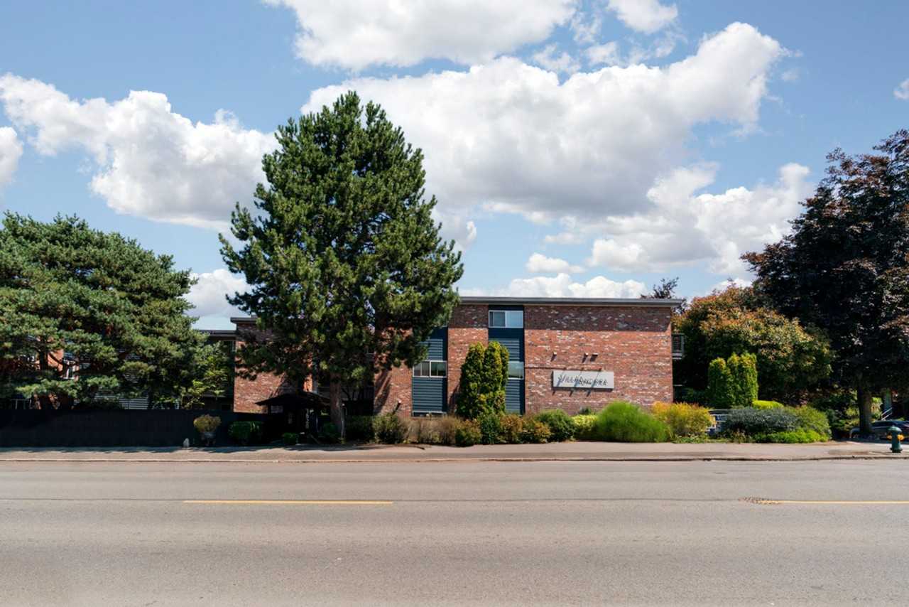 Villa Andora in West Seatte - Photo 3 of 19