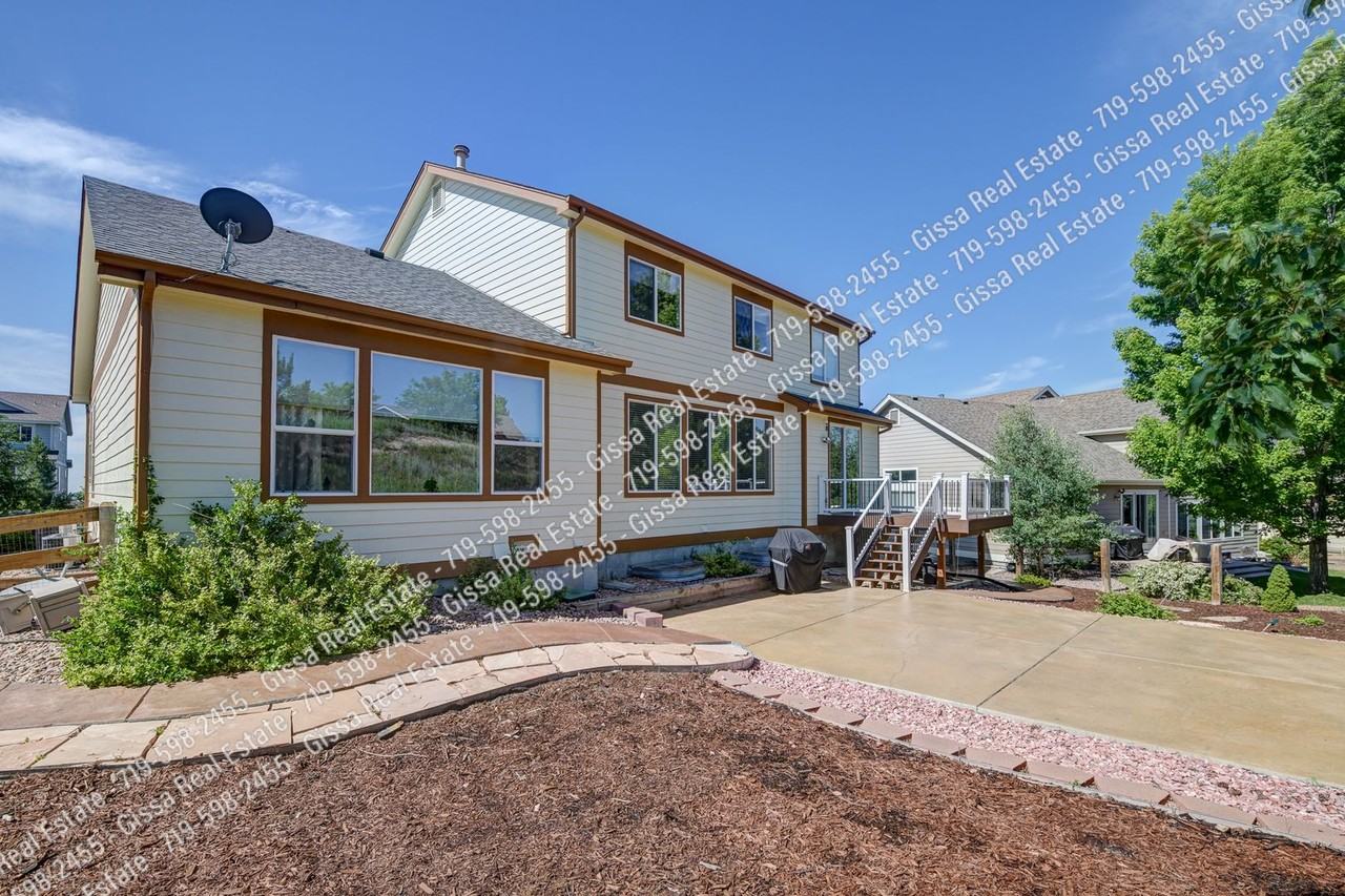 740 Fox Run Cir - Photo 4 of 50