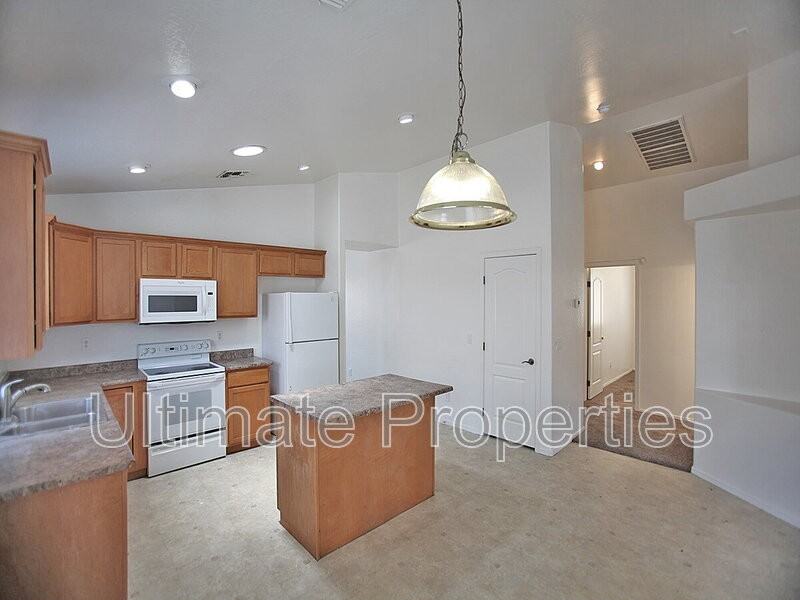 5921 S 249th Dr - Photo 3 of 17