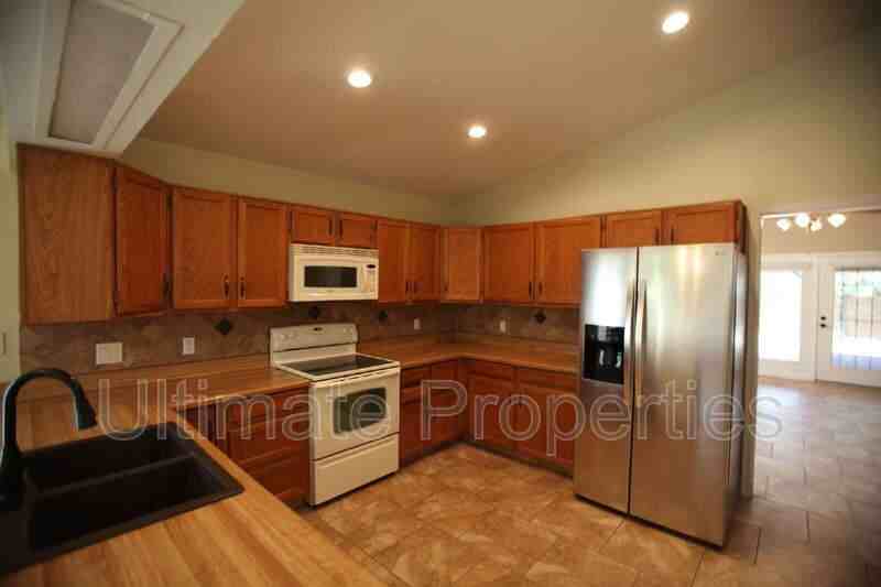 4407 W Kimberly Way - Photo 3 of 19