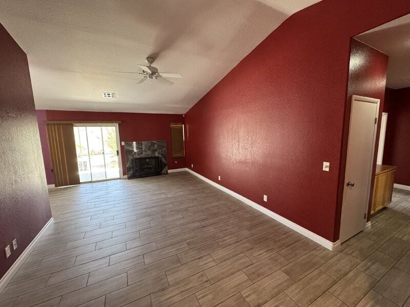4615 Split Rock Dr - Photo 3 of 20