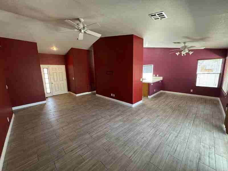 4615 Split Rock Dr - Photo 4 of 20