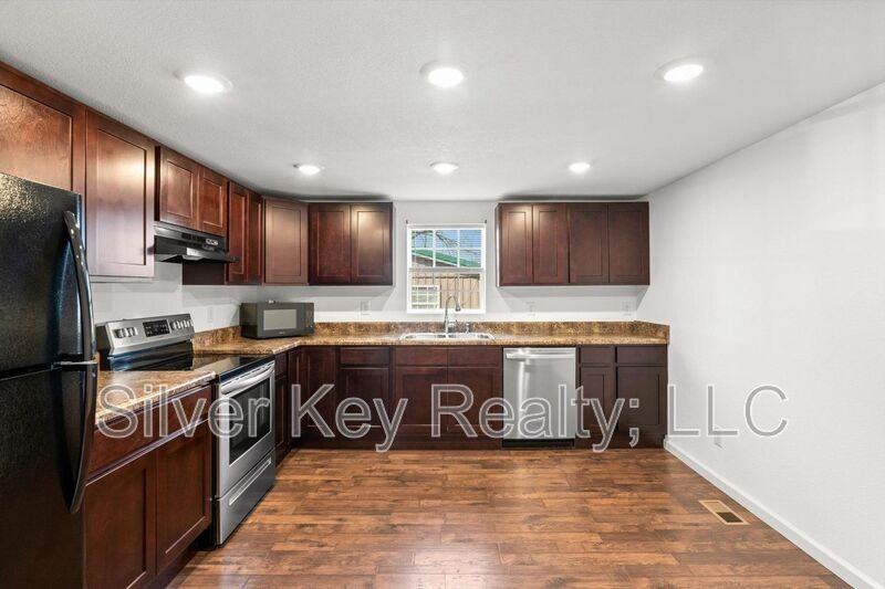 522 Church St - Photo 6 of 17