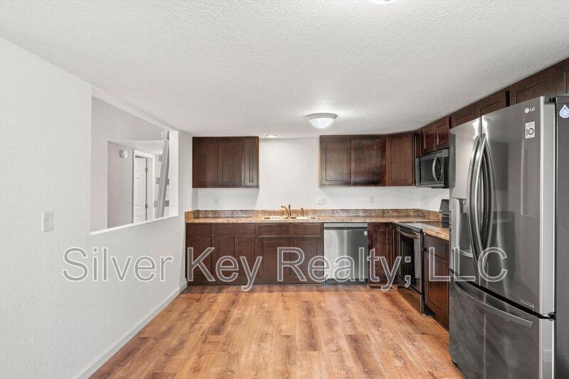 518 Church St - Photo 6 of 15