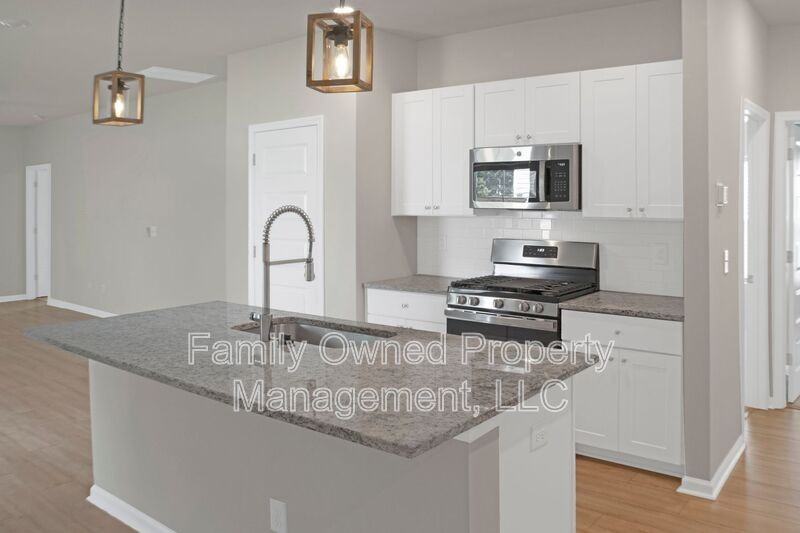 557 Spanish Wells Rd - Photo 5 of 29