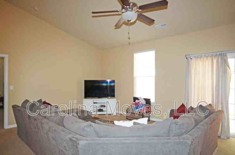 112 Bascom Ct - Photo 2 of 13