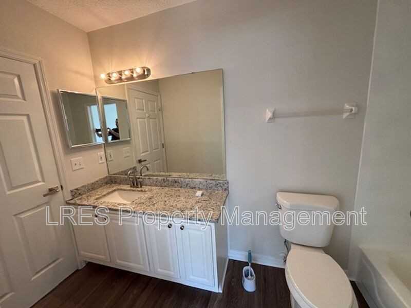 600 Northern Way #1406 - Photo 6 of 33