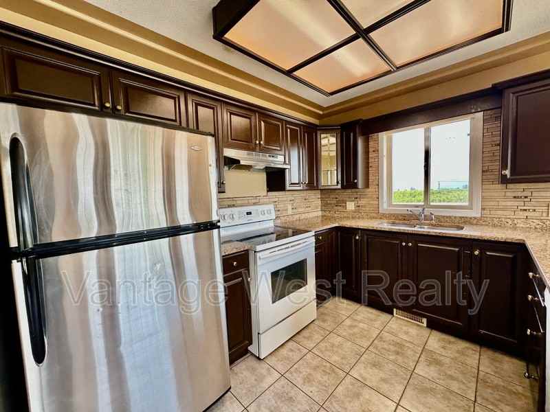 3329 East Kelowna Rd - Photo 3 of 45