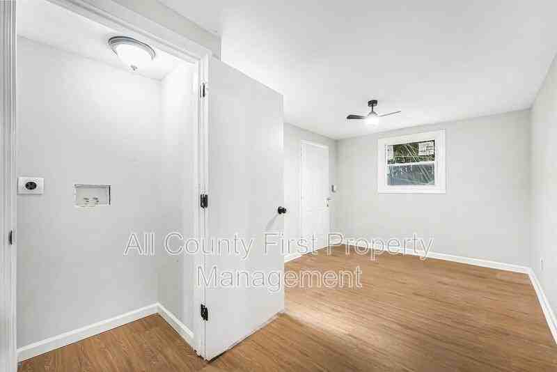 2845 3rd Avenue Southwest #2845UNIT2 - Photo 6 of 16