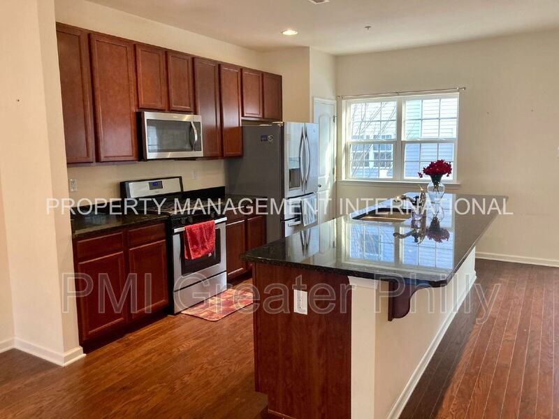 106 Mercer Ct - Photo 6 of 50