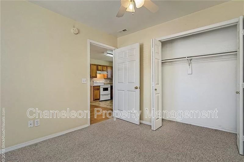 1425 W Sligo St #2 - Photo 4 of 11