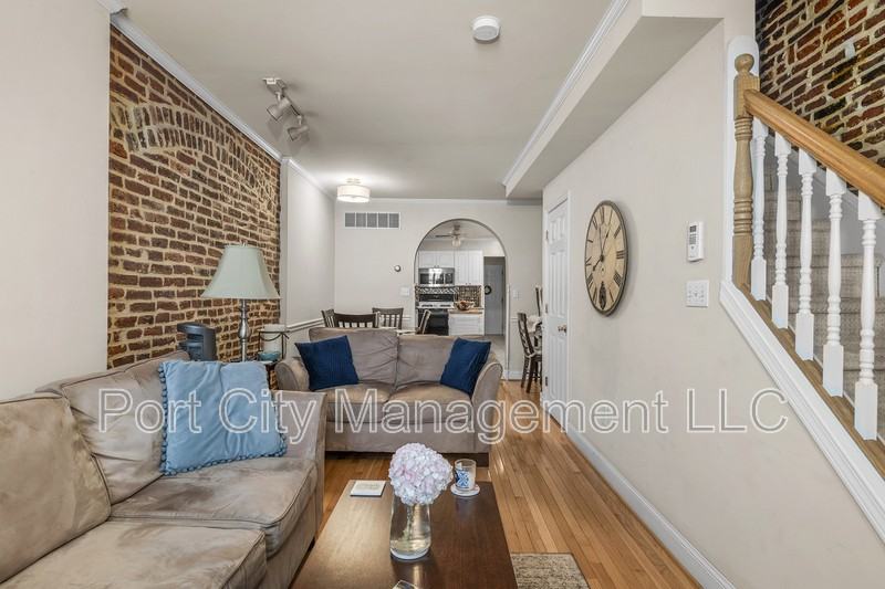 710 S East Ave - Photo 5 of 24