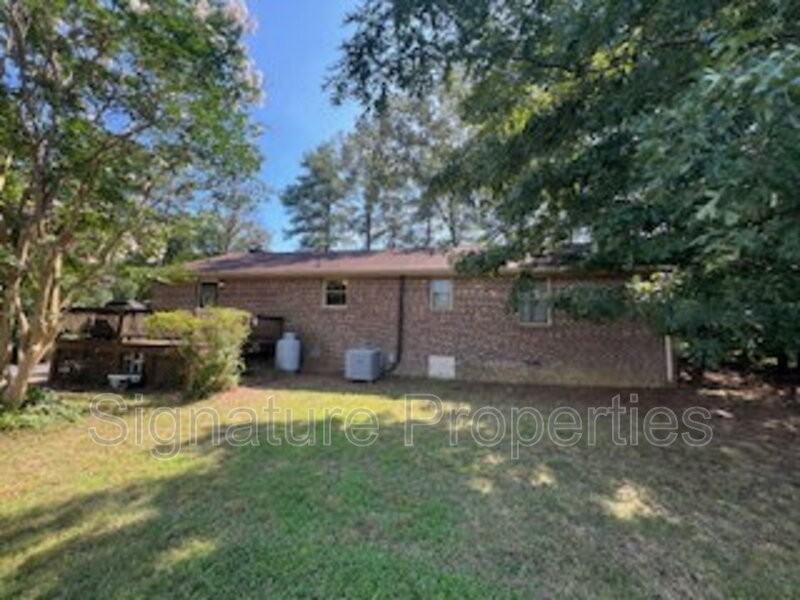 2910 Kinvan Rd - Photo 3 of 17