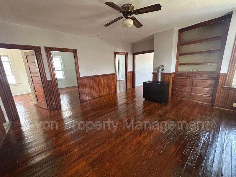 22 Willard St #3 - Photo 3 of 10