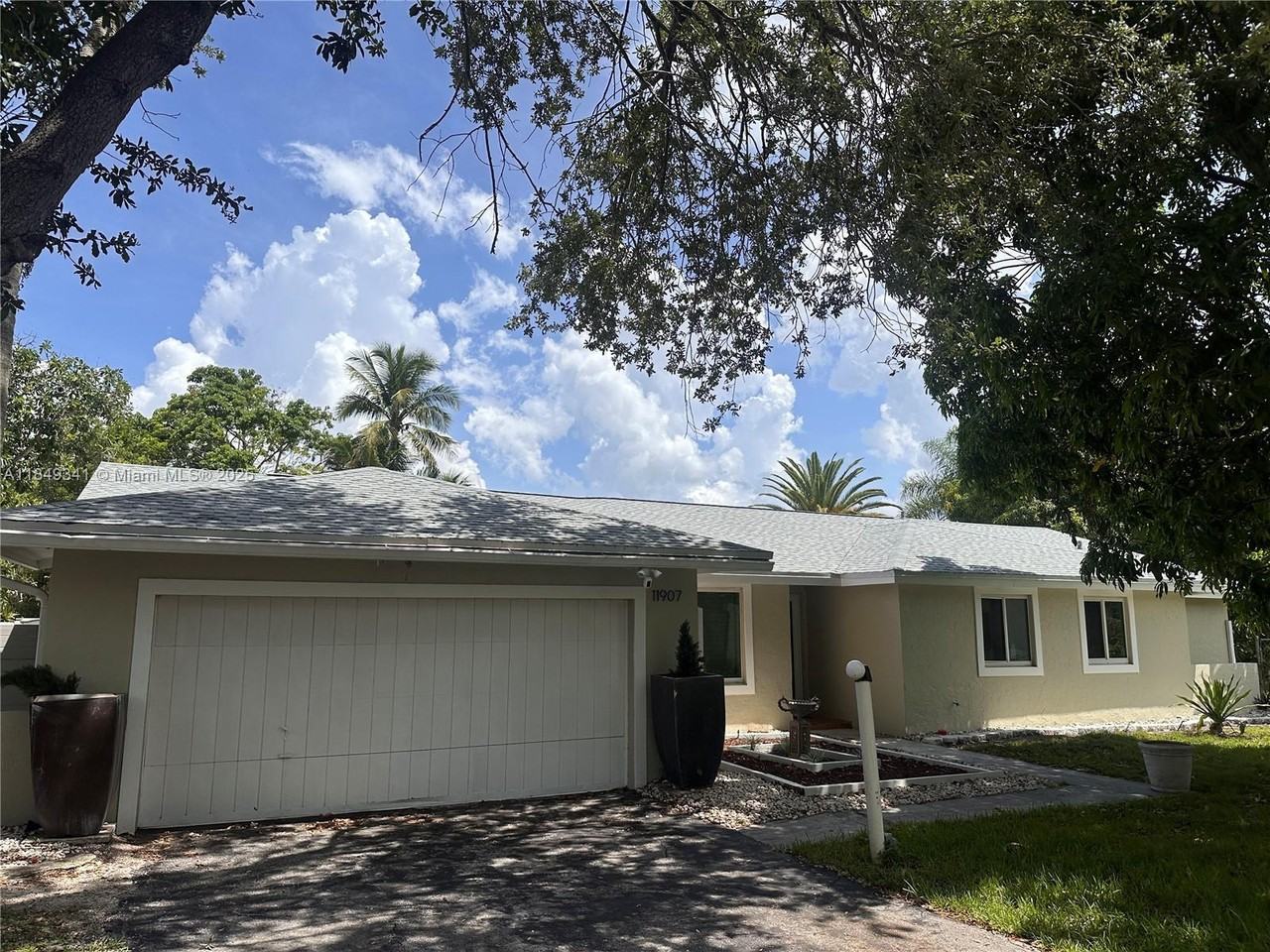 11907 Jennifer Way #0 - Photo 2 of 23