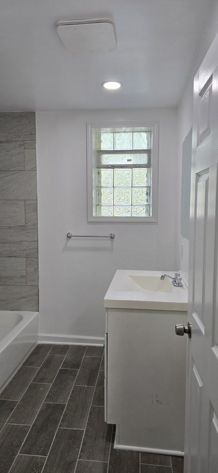 145 N 21st Ave #1stFL - Photo 2 of 7