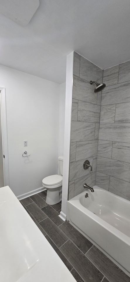 145 N 21st Ave #1stFL - Photo 3 of 7