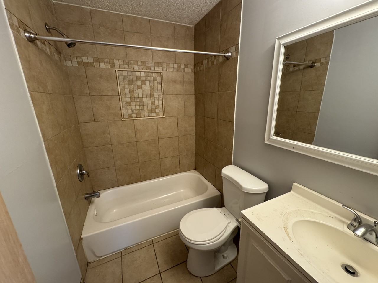4608 Brunswick Ave N - Photo 3 of 11