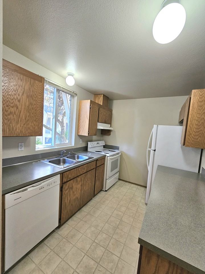 4523 S Puget Sound Ave #C - Photo 3 of 10