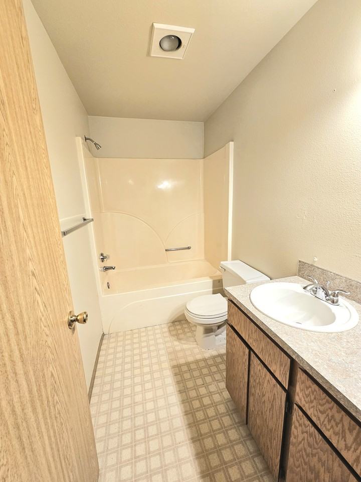 4523 S Puget Sound Ave #C - Photo 6 of 10