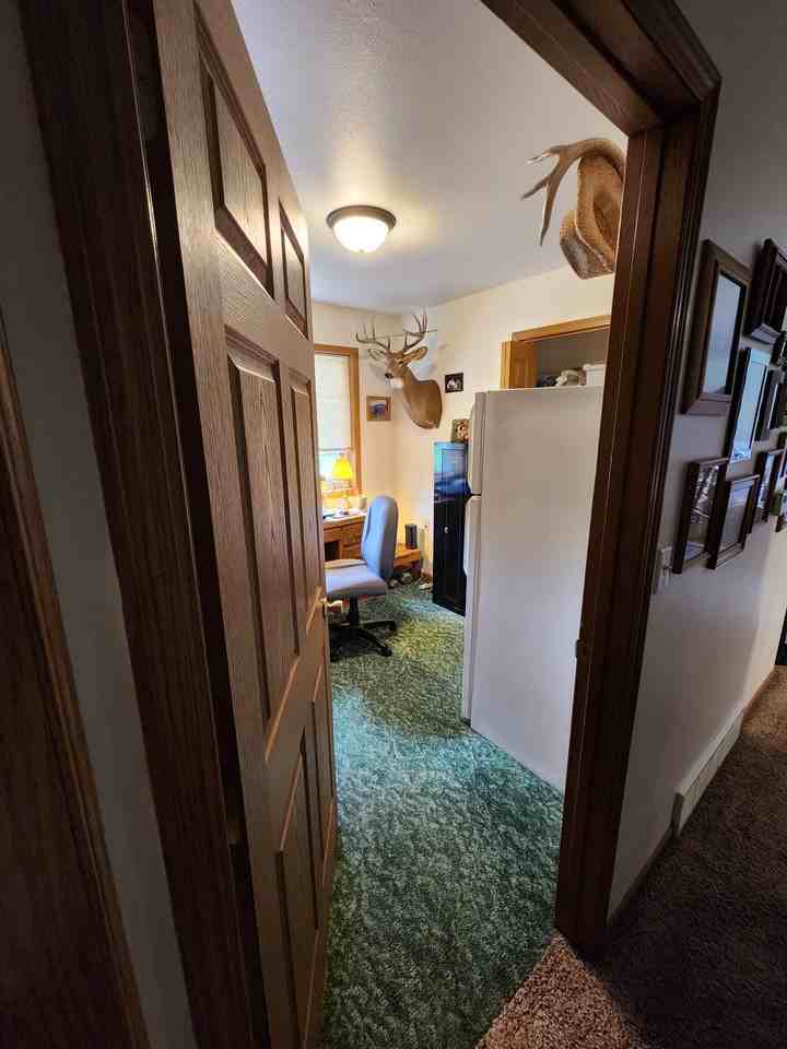 None 9305 - Photo 3 of 12