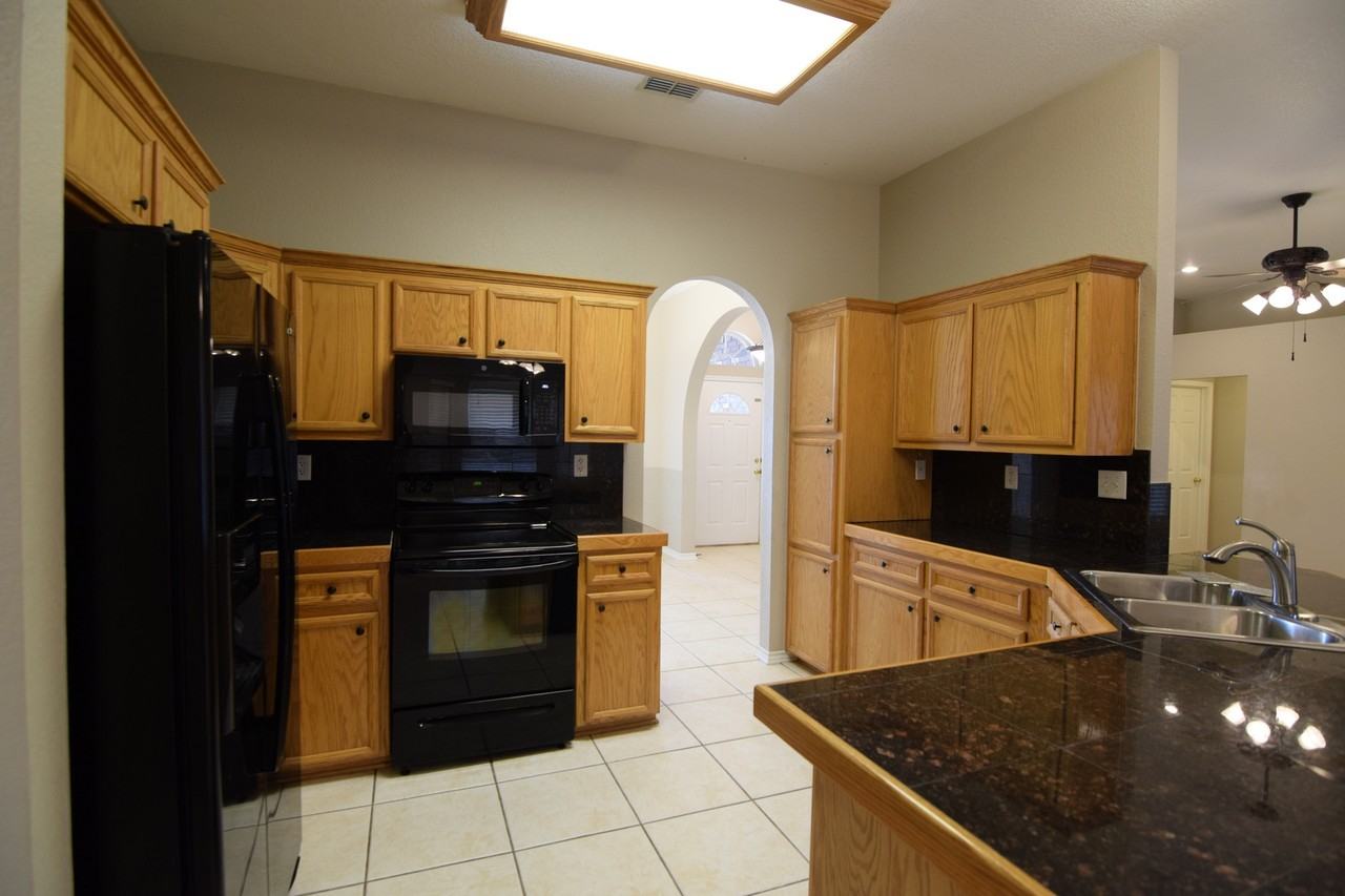 708 Bullwhip Cir - Photo 4 of 27
