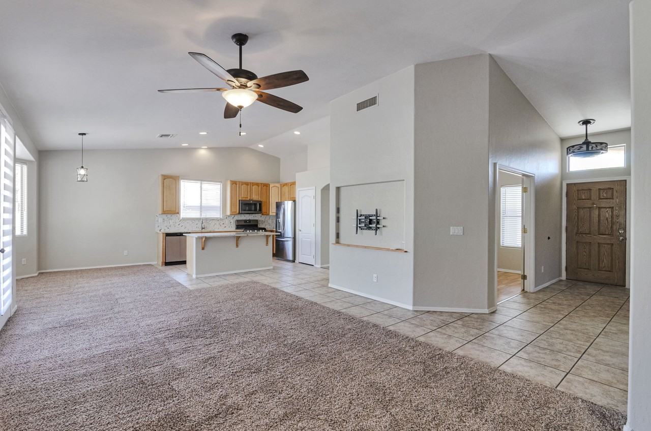 286 W Azmataz Rd - Photo 3 of 25