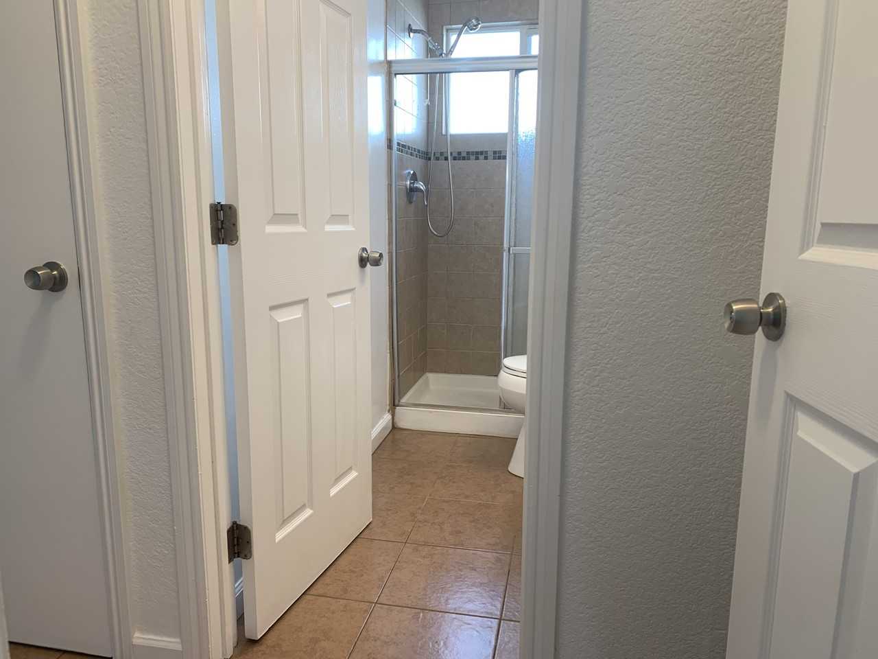 446 Marie Ave - Photo 4 of 9