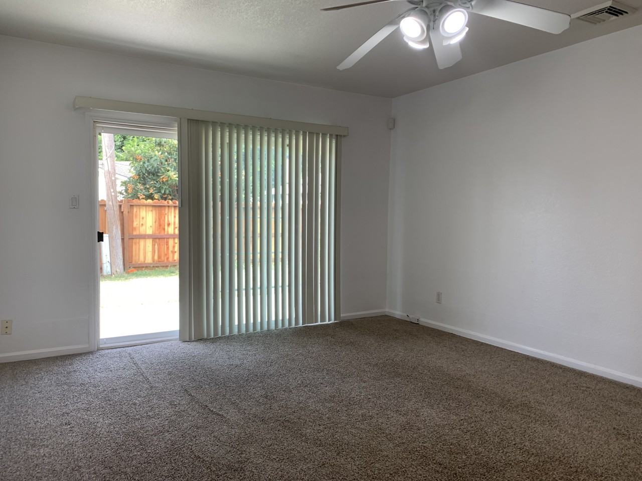 446 Marie Ave - Photo 6 of 9
