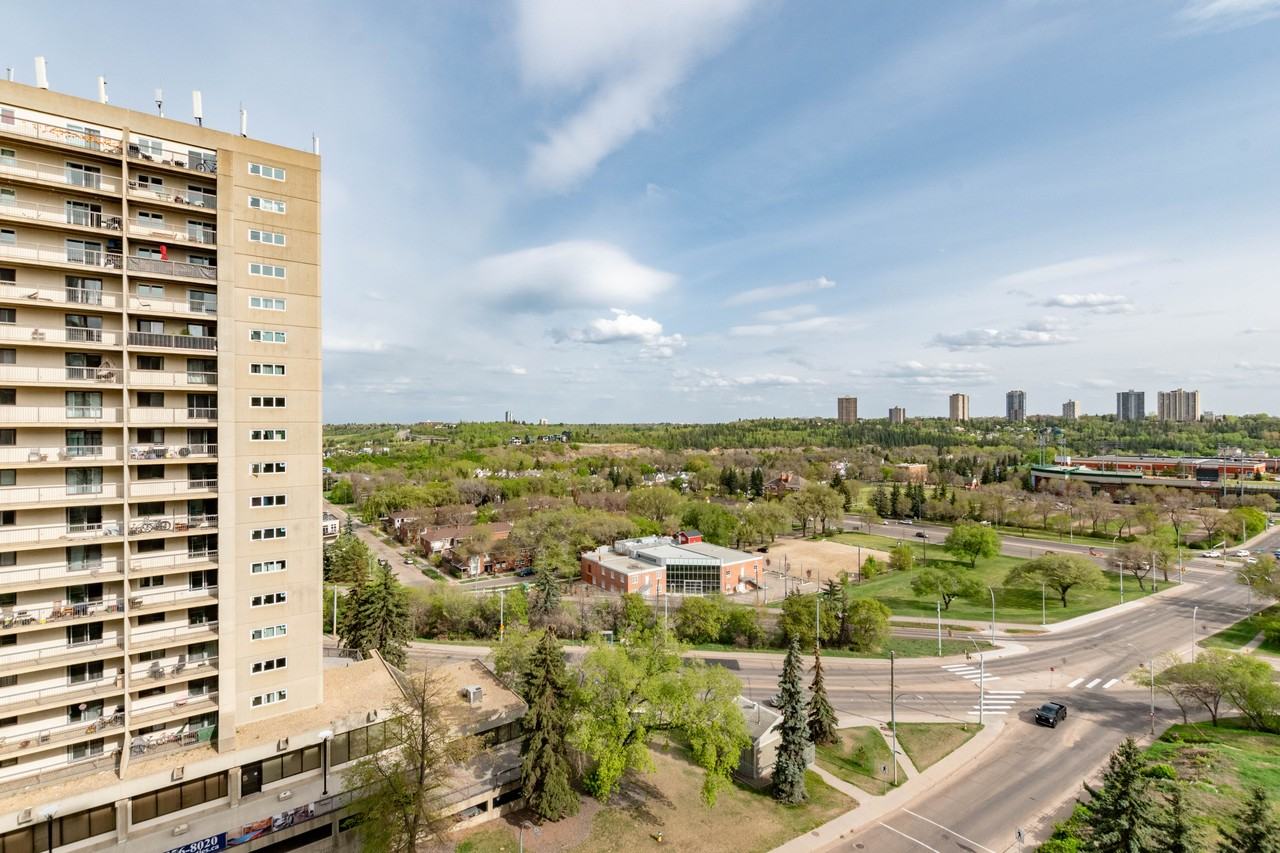 9600 103 St Nw - Photo 2 of 20