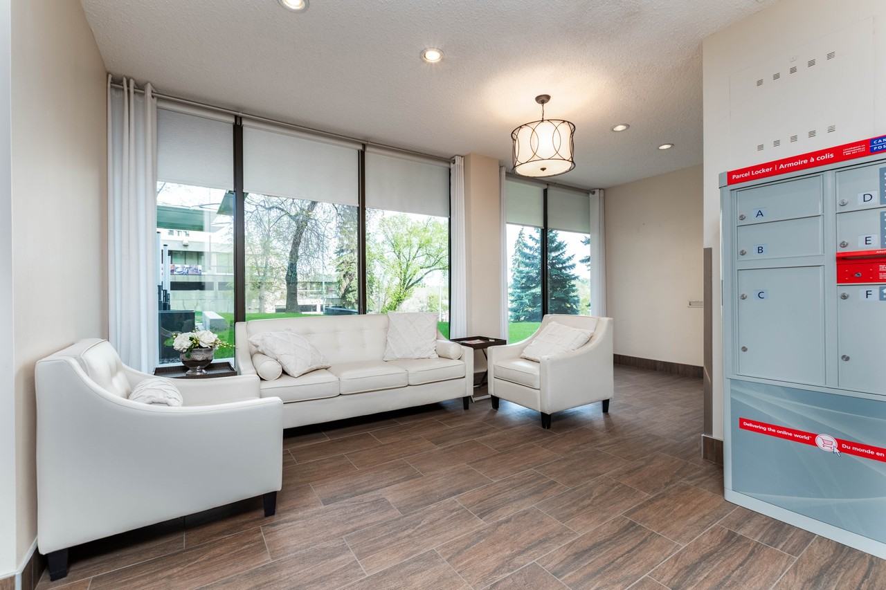 9600 103 St Nw - Photo 3 of 20