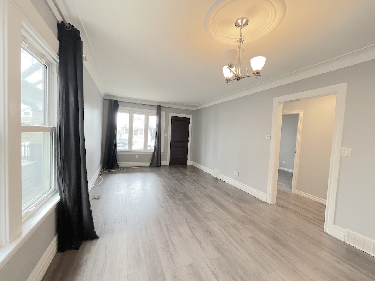 1568 Pierre Ave - Photo 2 of 35