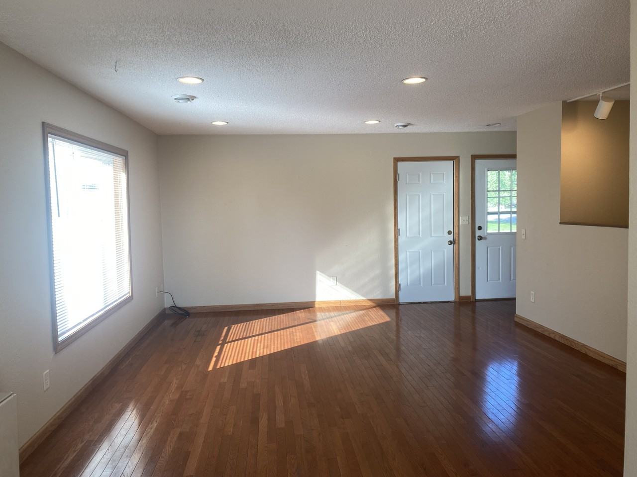 3314 Village Green Dr - Photo 6 of 30