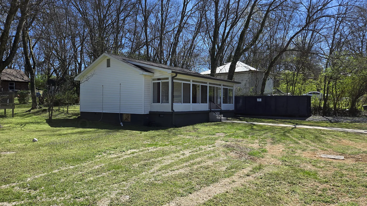 543 Poston St - Photo 2 of 11