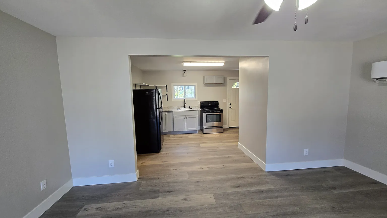543 Poston St - Photo 3 of 11