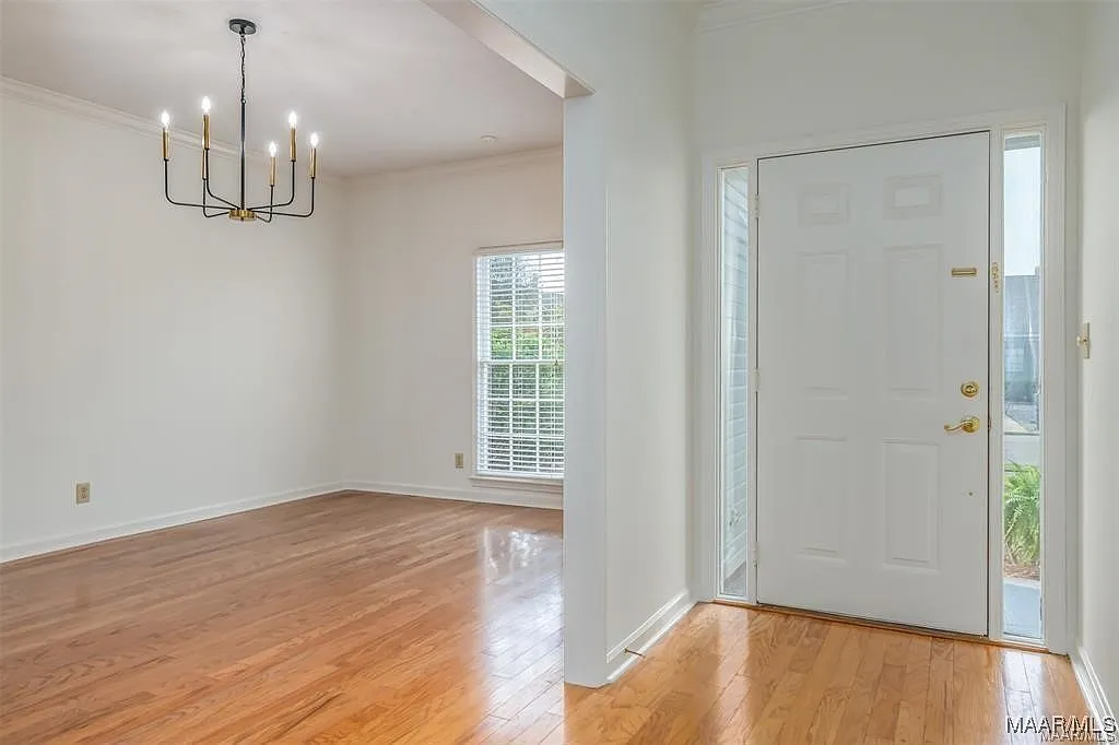 3123 Gatsby Ln - Photo 3 of 22